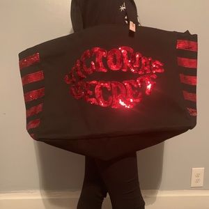 Victoria’s Tote bag